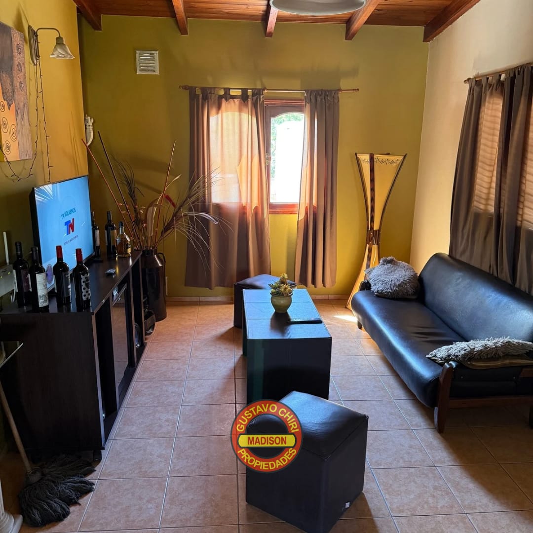 2 Pisos · 2 Dormitorios · 2 Baños · 2 Cocina-Comedor · Estar · Lavadero · Cochera Para 2 Vehículos · Patio · Living · Terraza · Asador - foto 7