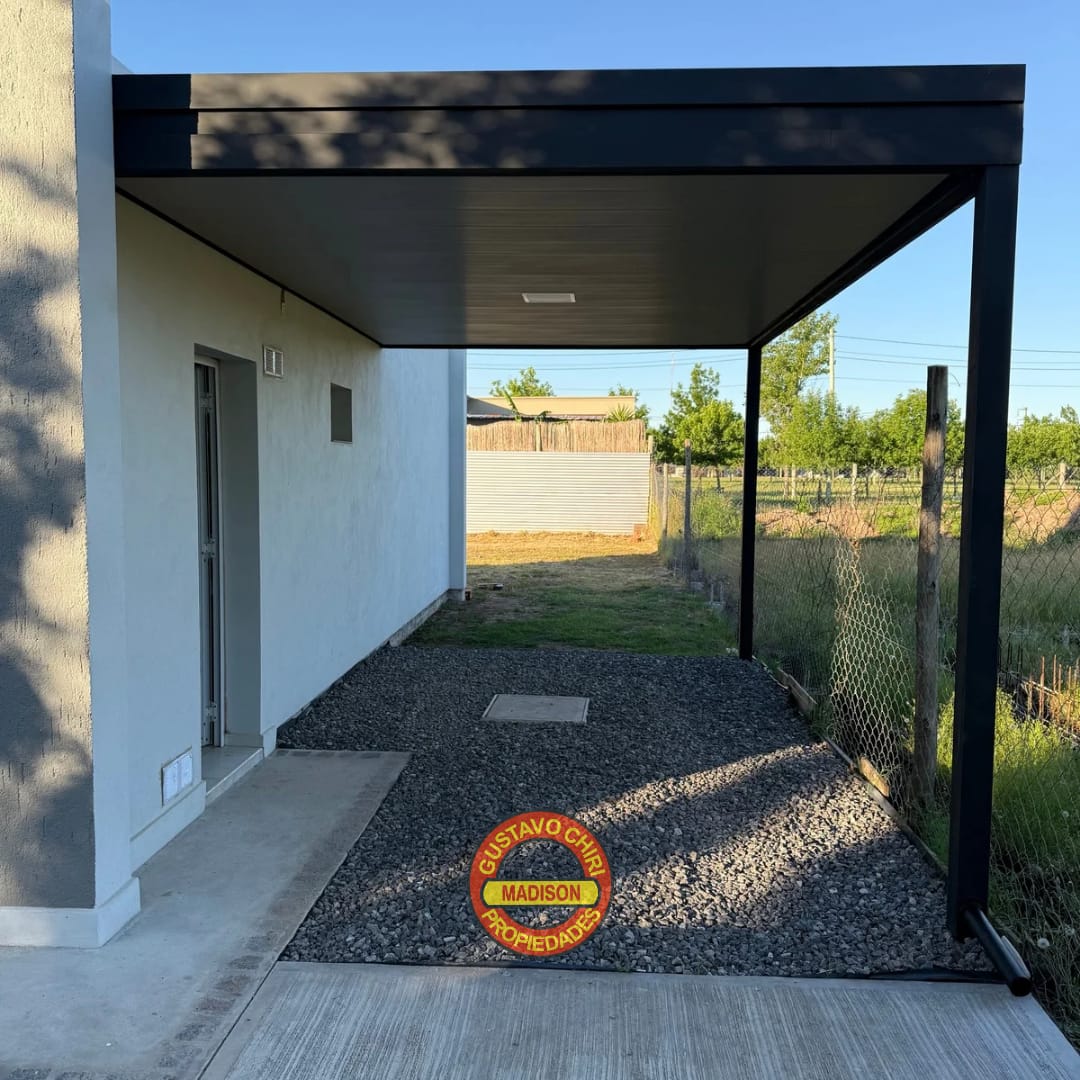 2 Dormitorios · Cocina · Baño · Estar-Comedor · Patio · Cochera - foto 2
