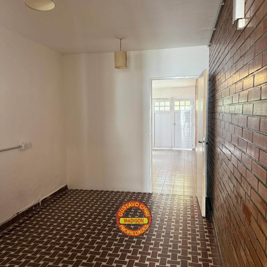 2 Dormitorios · Baño · Hall De Ingreso · Cocina-Comedor · Cochera · Pieza De Guardado · Patio (Con Asador) · Depósito - foto 8