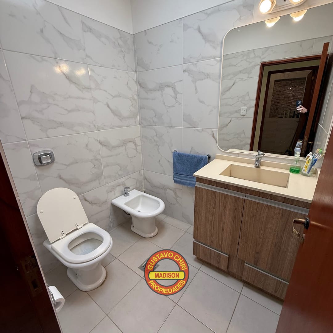 3 Dormitorios · Cocina · 2 Baños · Patio · Asador · Estar Comedor · Cochera · Patio De Luz · Quincho · Asador · Piscina - foto 9