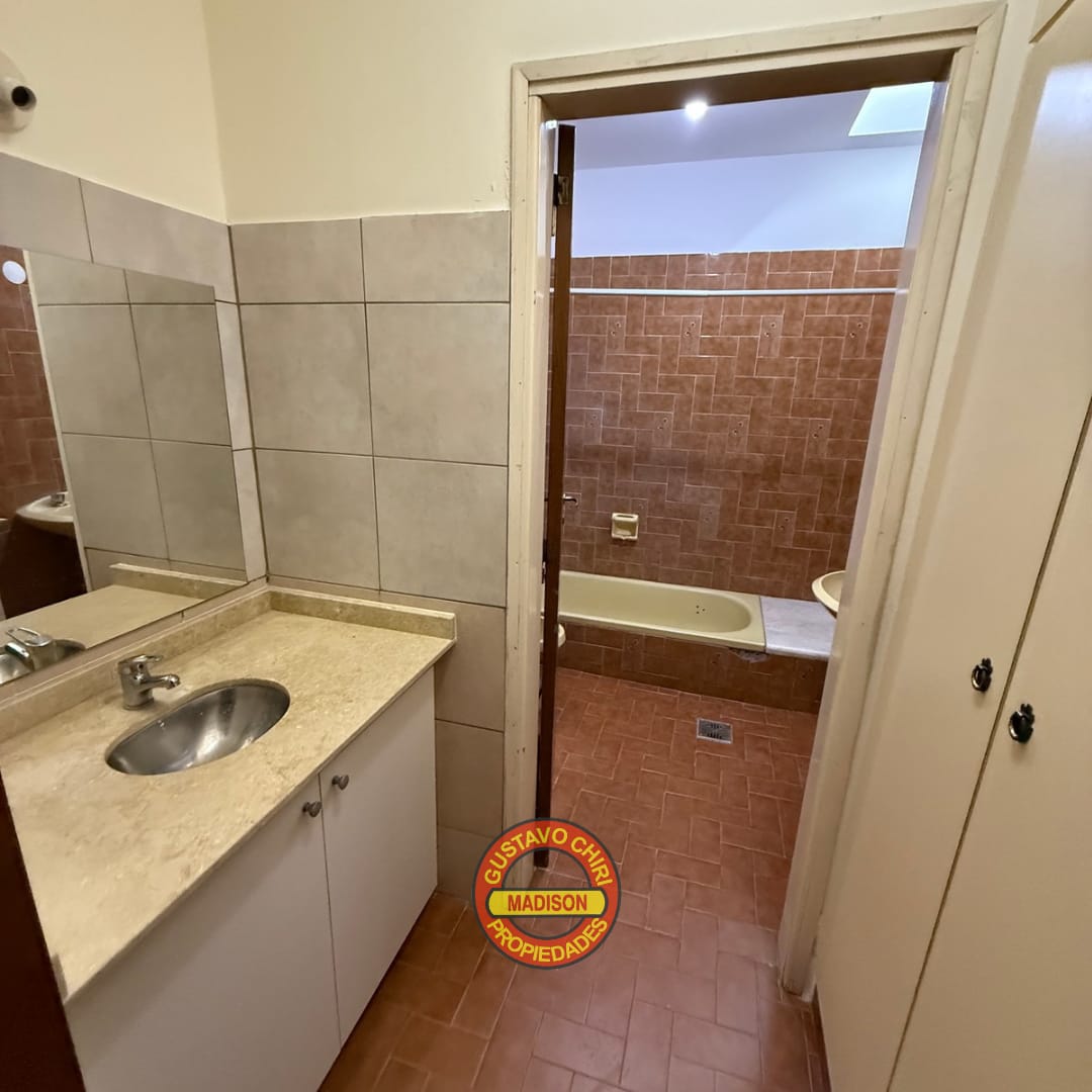 3 Dormitorios · 2 Baños · Cocina · Estar-Comedor · Cochera Para 1 Auto · Patio De Luz · Lavadero · Patio (Con Asador) · Terraza. - foto 7
