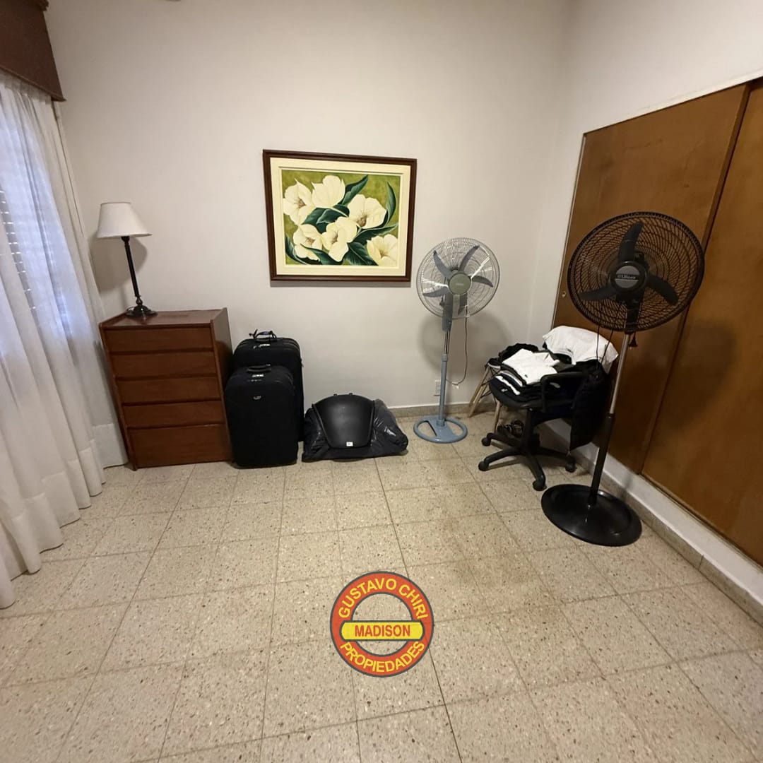 3 Dormitorios (Uno En Suite Con Baño) · 2 Baños · Cocina · Comedor · Cochera · Asador · Patio (Con Pileta) · Living · Lavadero · Depósito · Quincho - foto 4