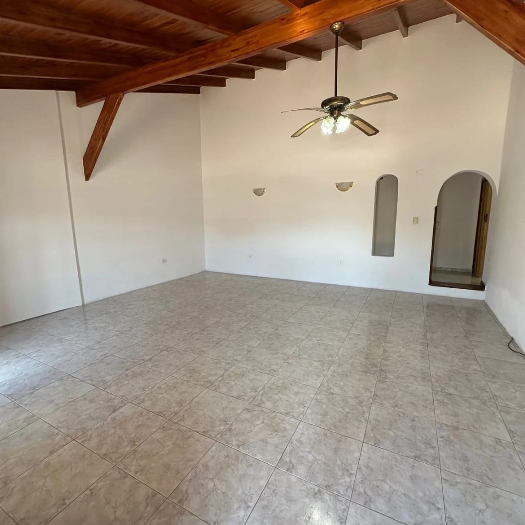 2 Dormitorios · Cocina · Baño · Patio · Estar Comedor · Living · Lavadero · Cochera - foto 3