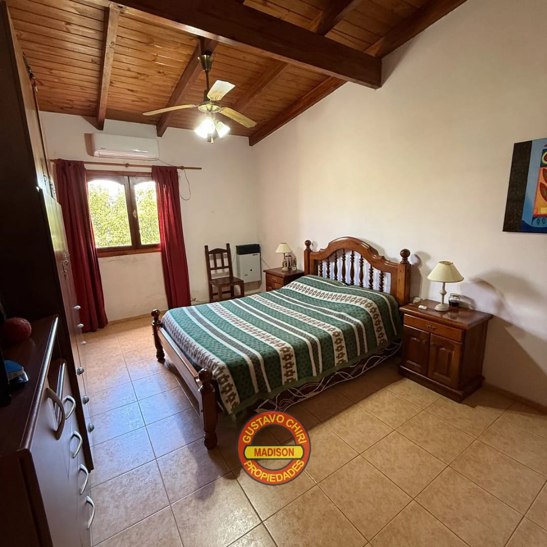 2 Pisos · 2 Dormitorios · 2 Baños · 2 Cocina-Comedor · Estar · Lavadero · Cochera Para 2 Vehículos · Patio · Living · Terraza · Asador - foto 6