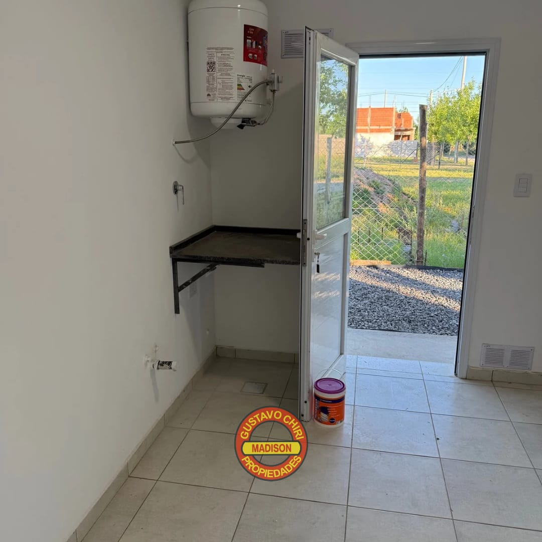 2 Dormitorios · Cocina · Baño · Estar-Comedor · Patio · Cochera - foto 6