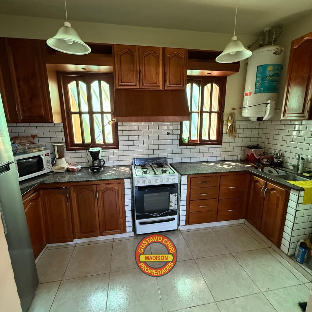 3 Dormitorios · Cocina · 2 Baños · Patio · Asador · Estar Comedor · Cochera · Patio De Luz · Quincho · Asador · Piscina - foto 5