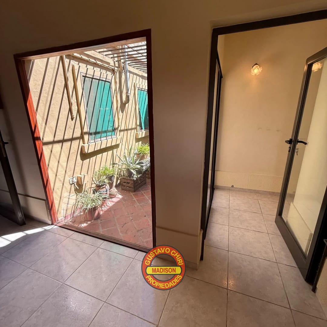 3 Dormitorios · Cocina · 2 Baños · Patio · Asador · Estar Comedor · Cochera · Patio De Luz · Quincho · Asador · Piscina - foto 4
