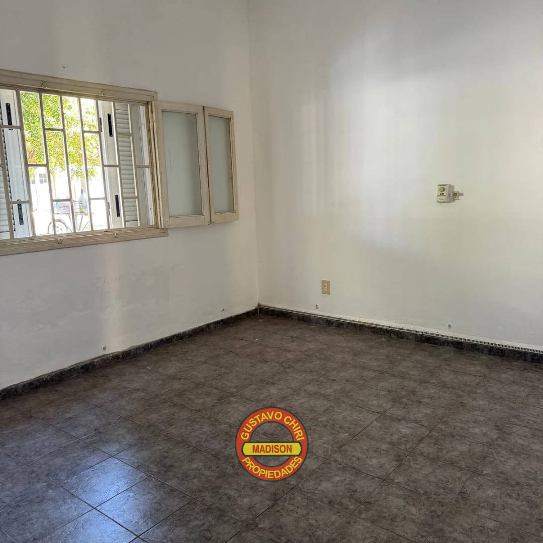 2 Pisos · 2 Dormitorios · 2 Baños · 2 Cocina-Comedor · Estar · Lavadero · Cochera Para 2 Vehículos · Patio · Living · Terraza · Asador - foto 3