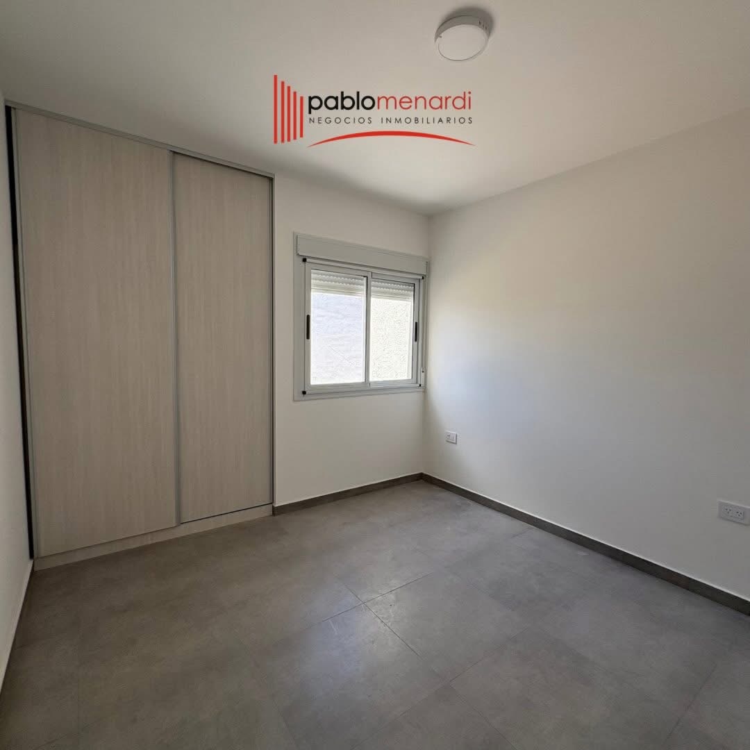 2 dormitorios · patio · cochera · alarma - foto 6