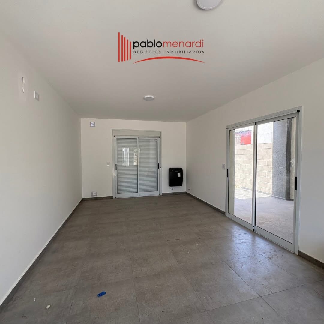 2 dormitorios · patio · cochera · alarma - foto 2
