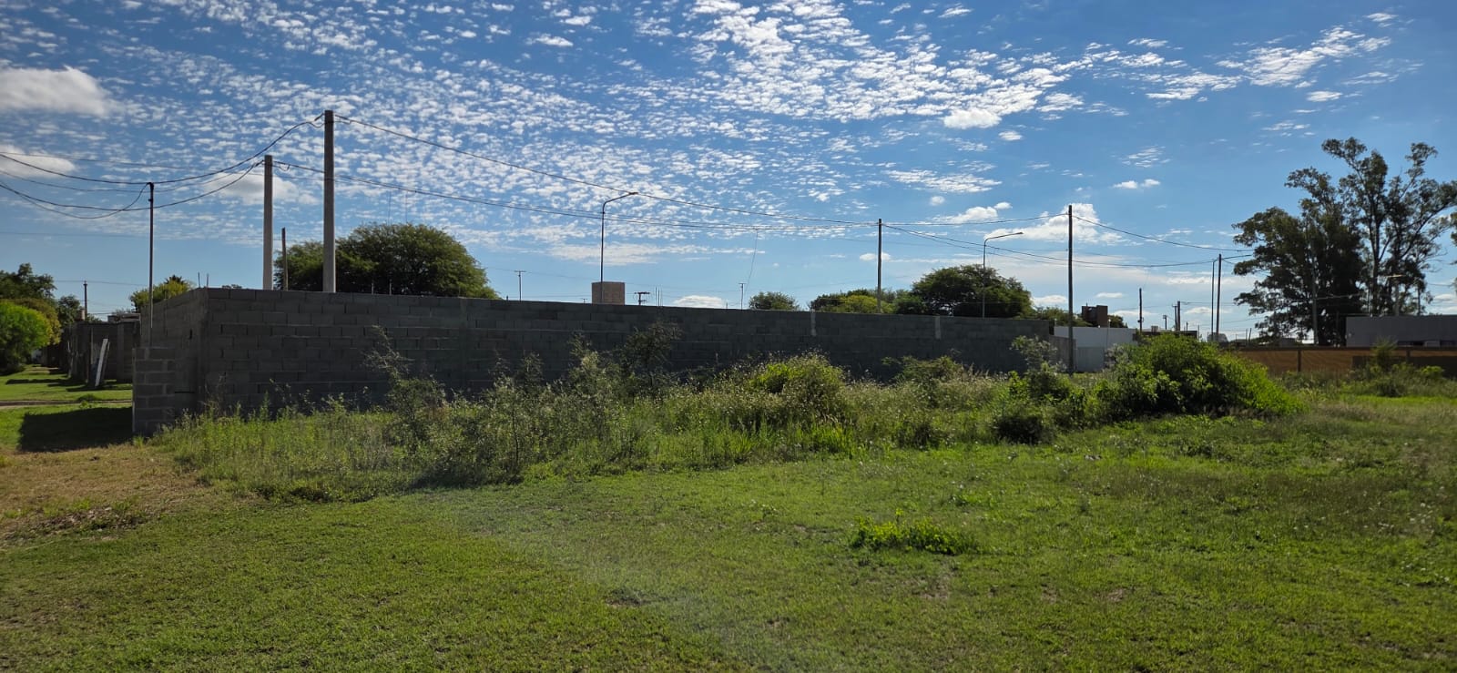 Sup. terreno 215m2 · 9x23.81m - foto 4