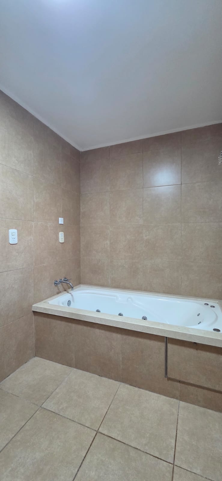 2 Habitaciones · Terreno 300m2 · Sup. Construida 130m2 - foto 7