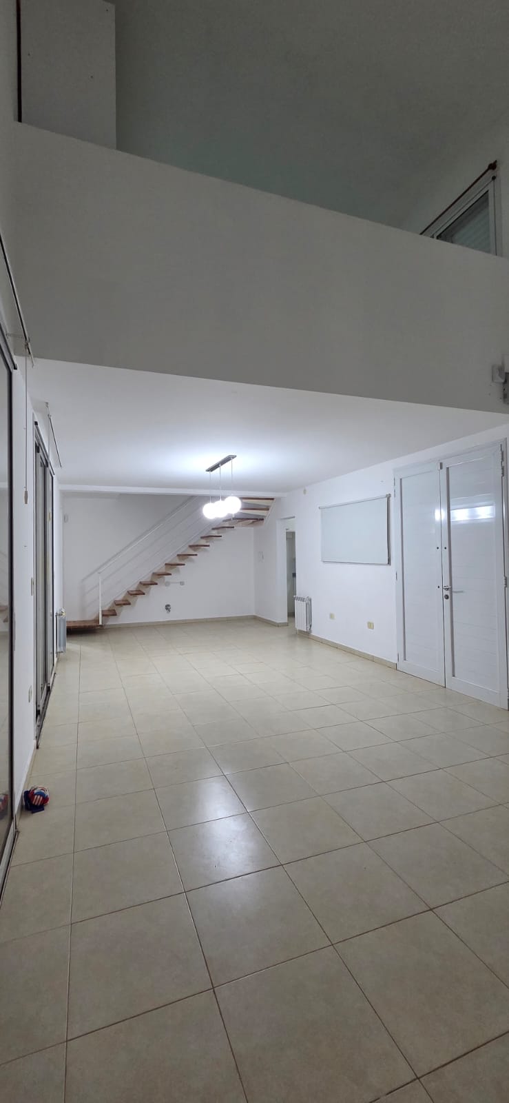 2 Habitaciones · Terreno 300m2 · Sup. Construida 130m2 - foto 2