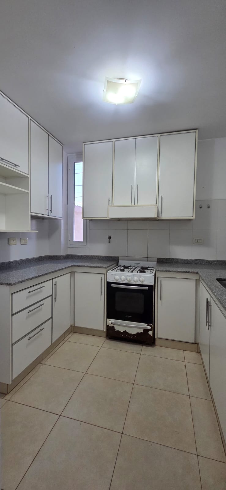2 Habitaciones · Terreno 300m2 · Sup. Construida 130m2 - foto 3
